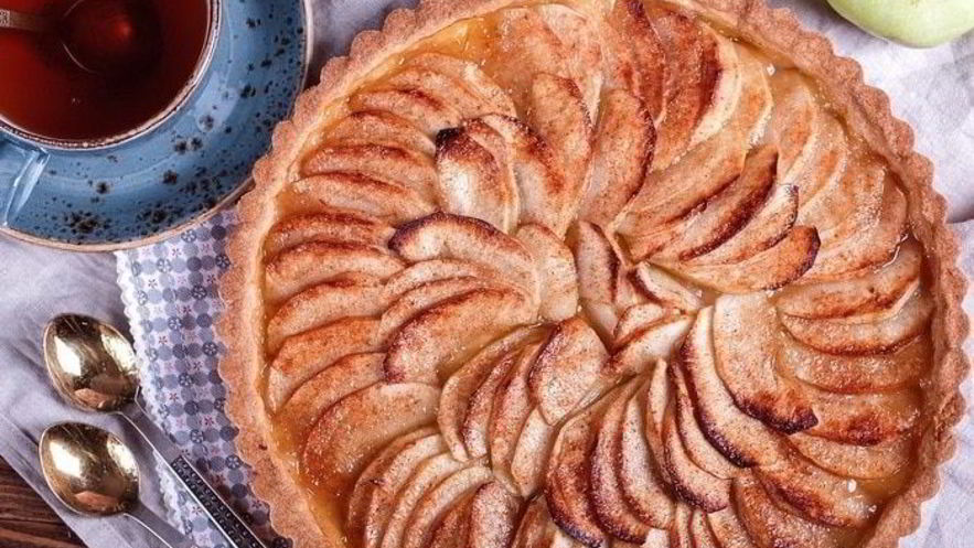 Рецепт тарта с карамелизованными яблоками