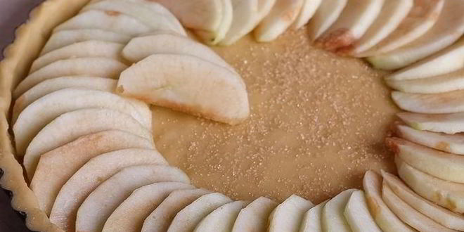 Рецепт тарта с карамелизованными яблоками