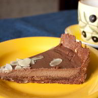 Рецепт Тарта с миндалем и молочным шоколадом