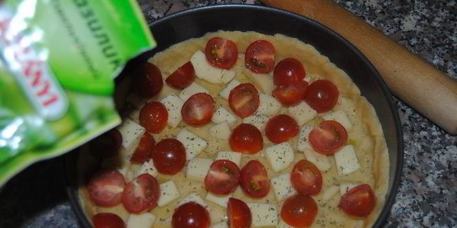 Рецепт тарта с помидорами и сыром