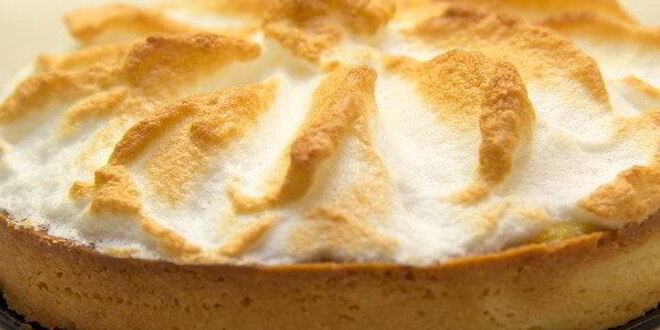 Рецепт тарта с ванильной грушей и заварным кремом под шапочкой из мереги
