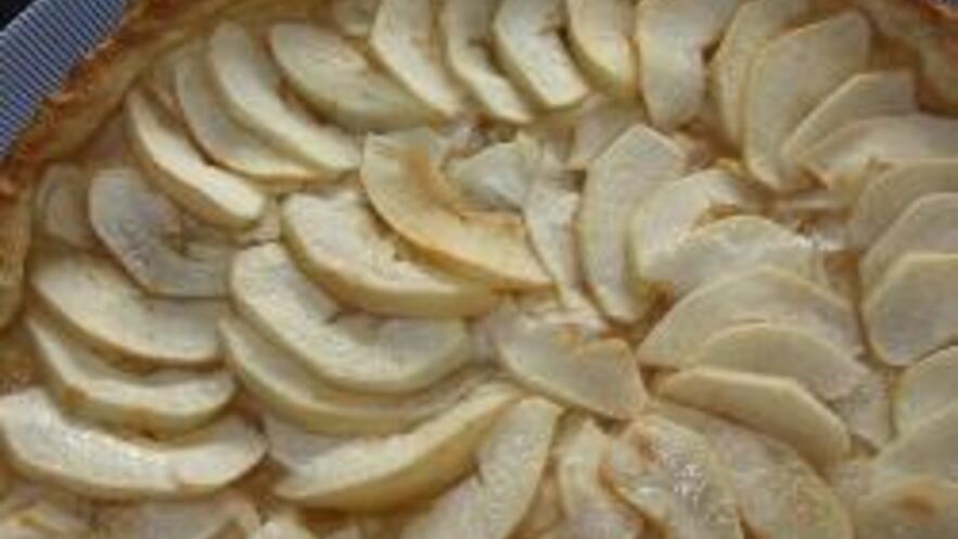 Рецепт тарта с яблоками и айвой