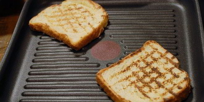 Рецепт горячего тоста с сыром и томатами