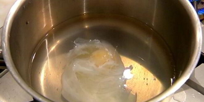 Рецепт хрустящих тостов с яйцом пашот под лимонным соусом