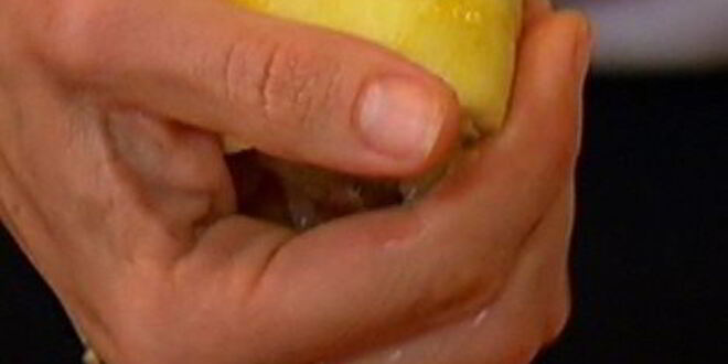 Рецепт хрустящих тостов с яйцом пашот под лимонным соусом