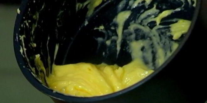 Рецепт хрустящих тостов с яйцом пашот под лимонным соусом