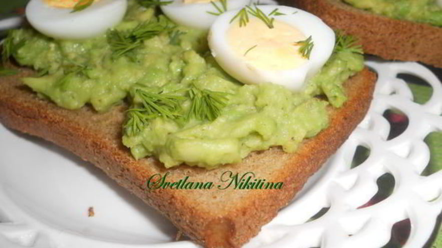 Рецепт ржаных тостов с авокадо