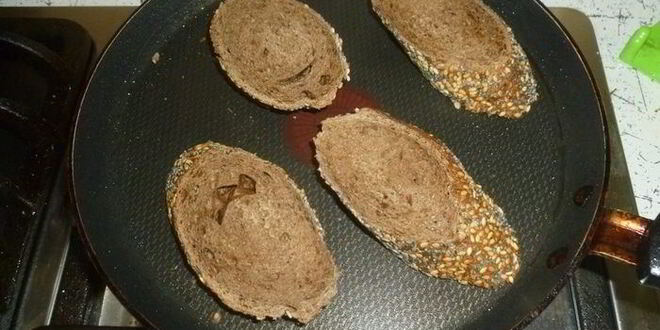 Рецепт тостов с бананом и пряным черносливом