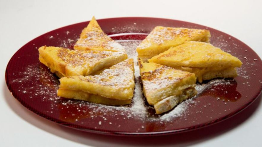 Рецепт тостов с бананом и сыром