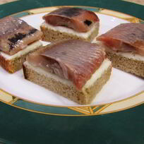 Рецепт Тостов с селедкой