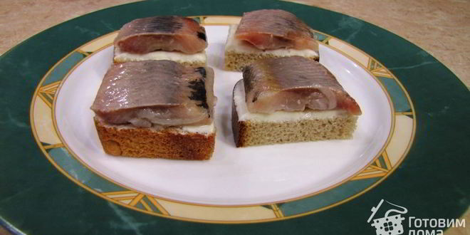 Рецепт тостов с селедкой