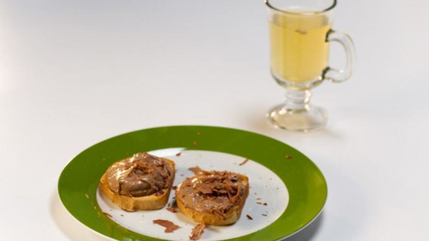 Рецепт тостов с творогом и шоколадной пастой