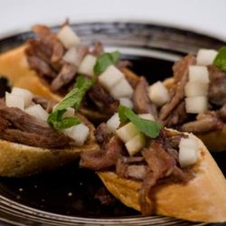 Рецепт Тостов с уткой и грушей