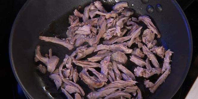 Рецепт тостов с уткой и грушей