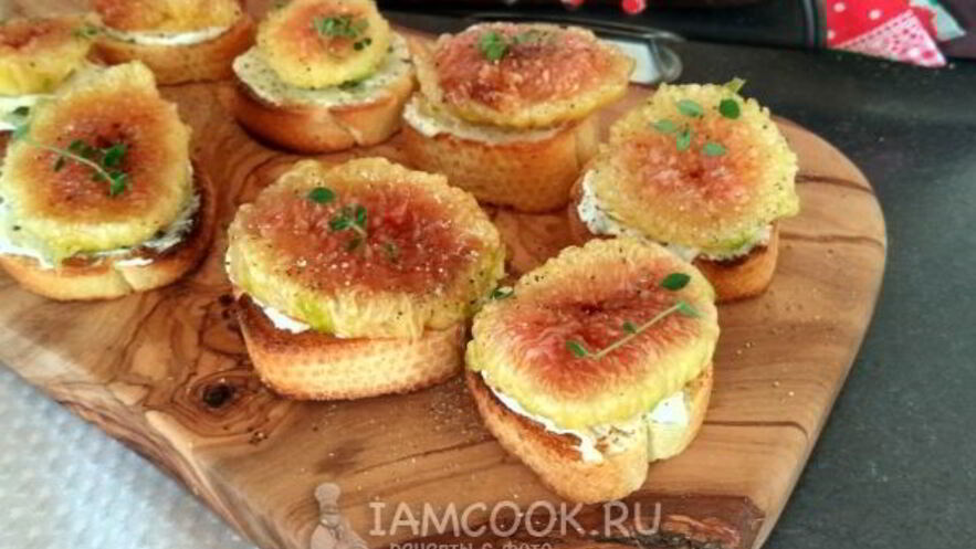 Рецепт тостов со сливочным сыром и свежим инжиром