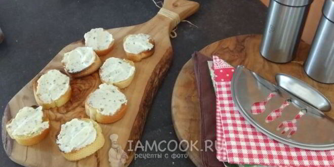 Рецепт тостов со сливочным сыром и свежим инжиром