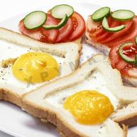 Рецепт Идеальной яичницы для любимой на 8 марта