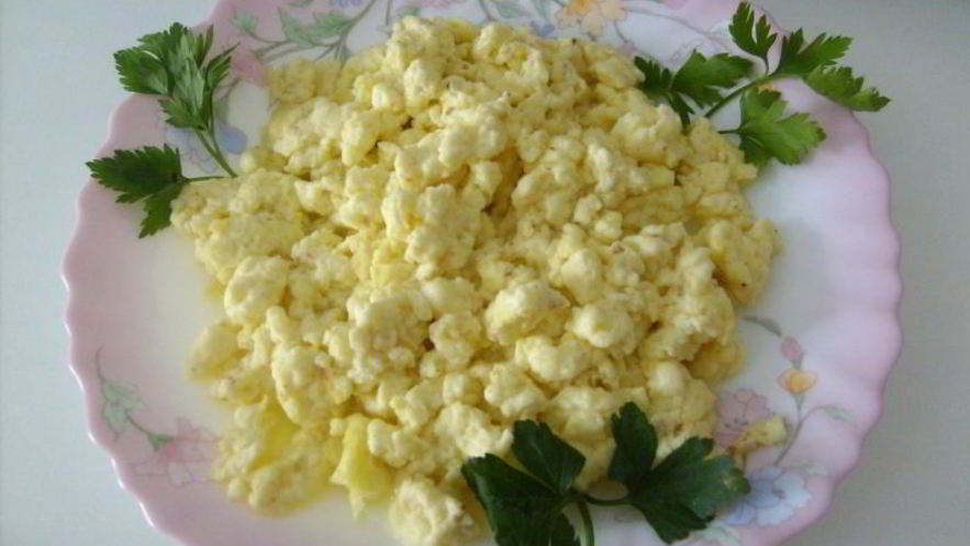 Рецепт яичницы болтунья на завтрак