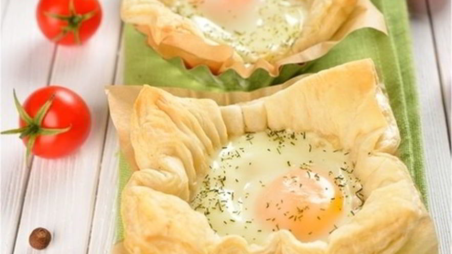 Рецепт яичницы на слоеном тесте