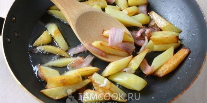 Рецепт яичницы с картофелем и беконом в духовке