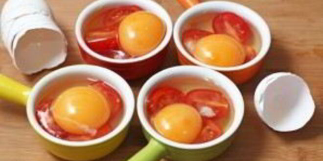 Рецепт яичницы с креветками и помидорами