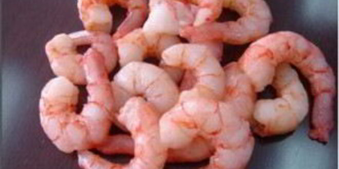 Рецепт яичницы с креветками и помидорами