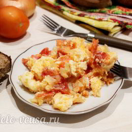 Рецепт Яичницы с помидорами и луком