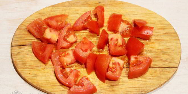 Рецепт яичницы с помидорами и луком