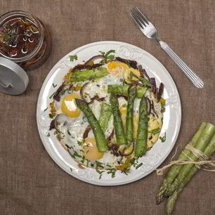 Рецепт Яичницы со спаржей