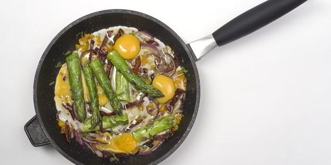 Рецепт яичницы со спаржей