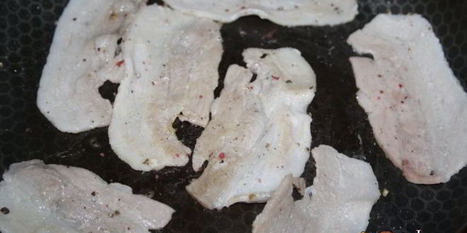 Рецепт яичницы со свиной грудинкой