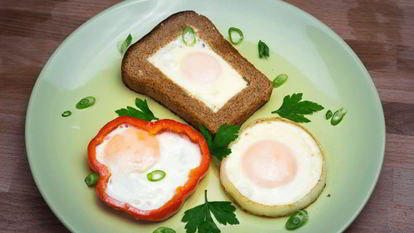 Рецепт Яичницы в хлебе, перце и луке