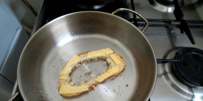 Рецепт яичницы в хлебе