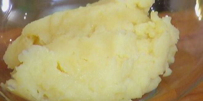 Рецепт яиц, запеченных в картофельной корзинке