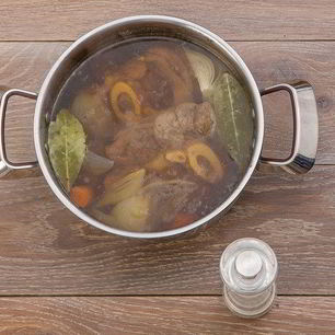 Рецепт Новогоднего заливного из говядины