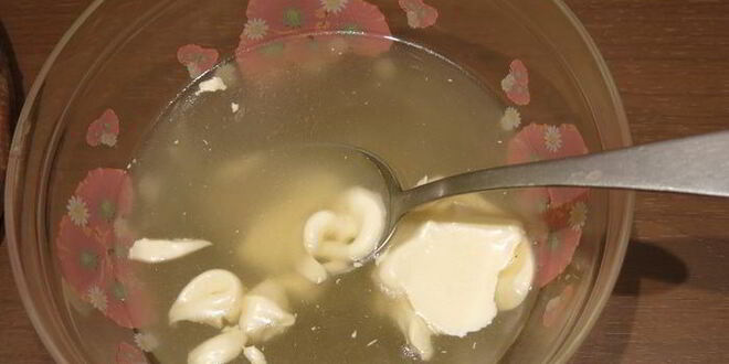 Рецепт слоеного заливного из языка петушок