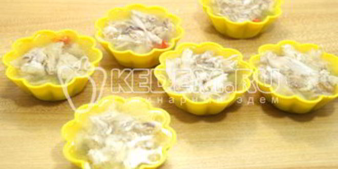Рецепт заливного из курицы праздничное
