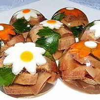 Заливное из свиного языка праздничное