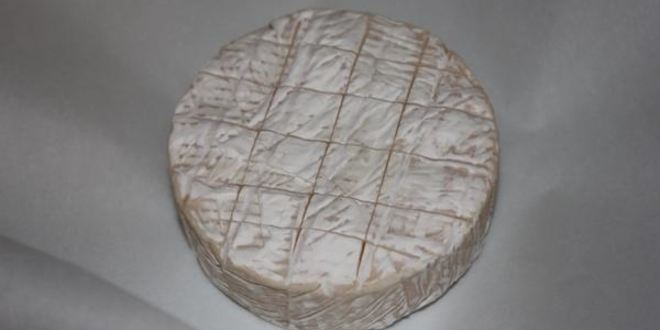 Рецепт запеченного сыра камамбер с малиновым соусом